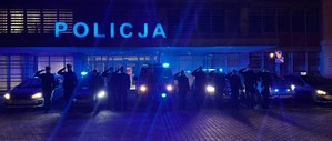 Policjanci oddają hołd zmarłemu ratownikowi medycznemu