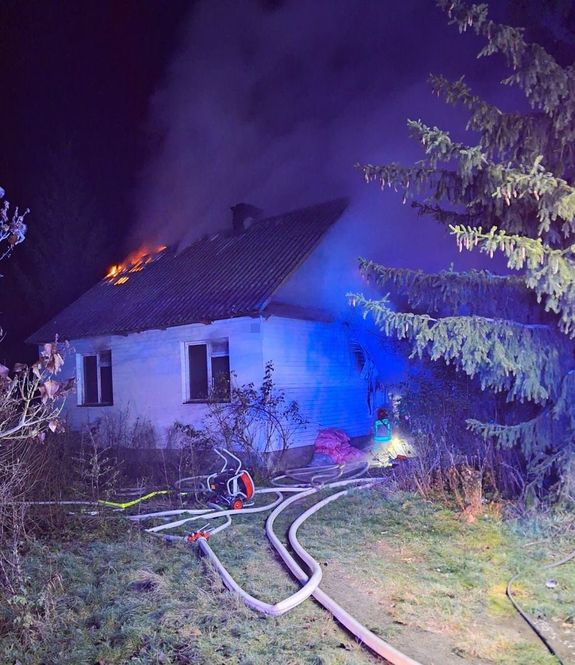 Pożar drewnianego domu