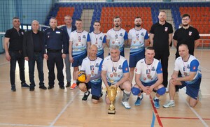 Drużyna KPP Radzyń Podlaski wraz z Komendantem mł. insp. Mariuszem Woźniakiem