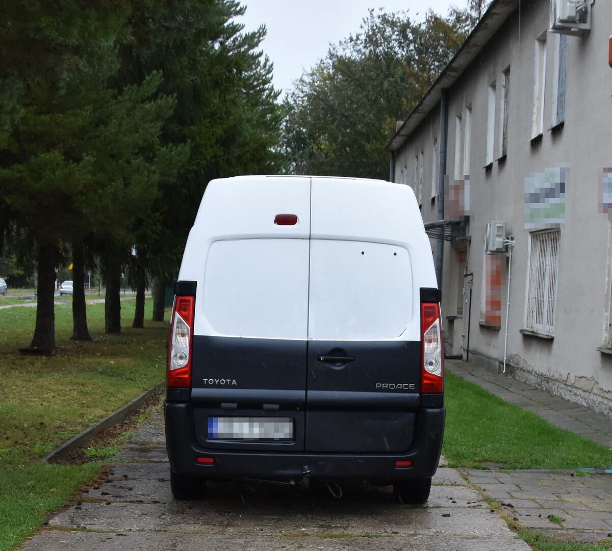 Kierowca Toyoty cofając potrącił 67-latka w Radzyniu Podlaskim