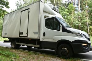 Uszkodzony samochód marki Iveco